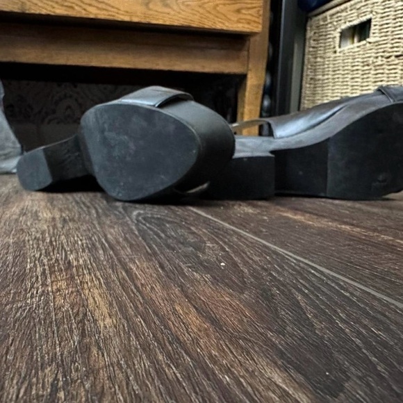 Michael Kors Black Leather Women's Platform Slingback Heels - Picture 7 of 7